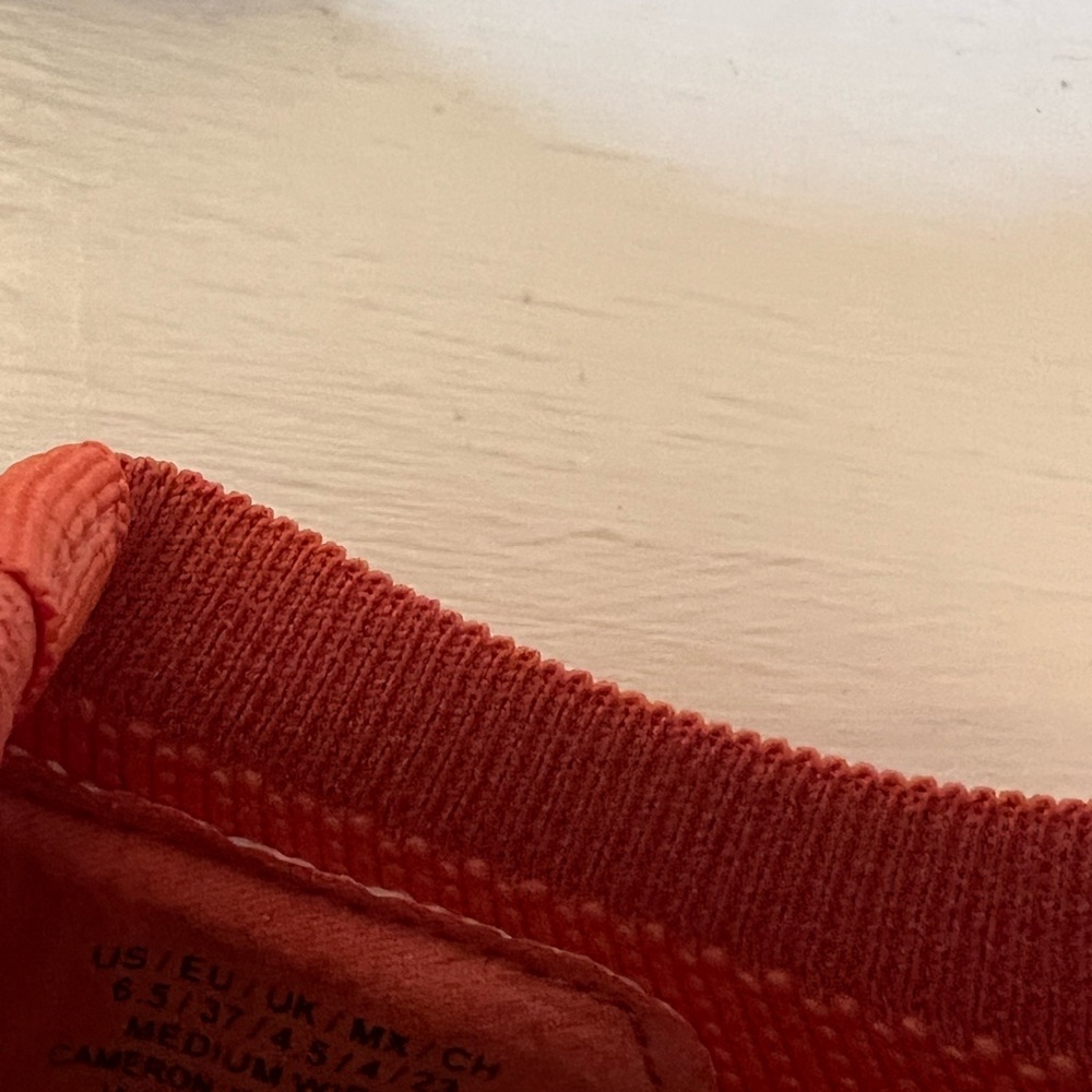 REACTION KENNETH COLE Coral Beaded‎ Sneakers|6.5|NWOT - Picture 8 of 8